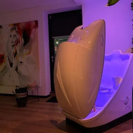 Wellness Dome Penthouse Apartament Kerkrade