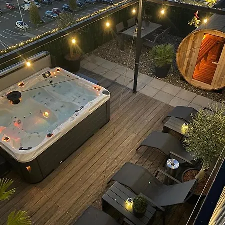 Wellness Dome Penthouse Apartmán *